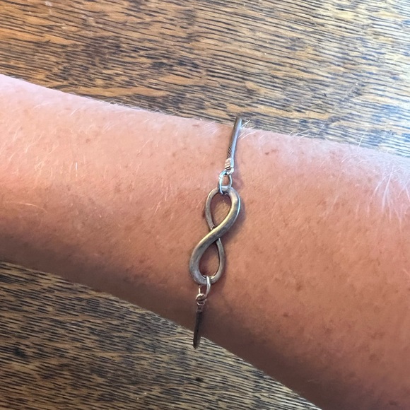 Upcycled infinity charm bracelet - Picture 3 of 4